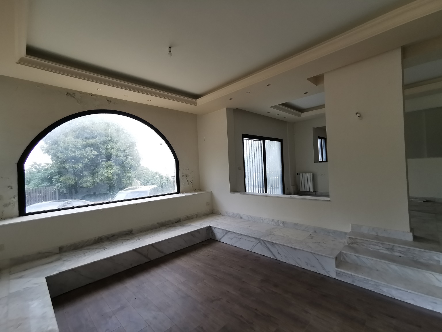 Apartment with Terrace for Sale in Kornet Chehwan 